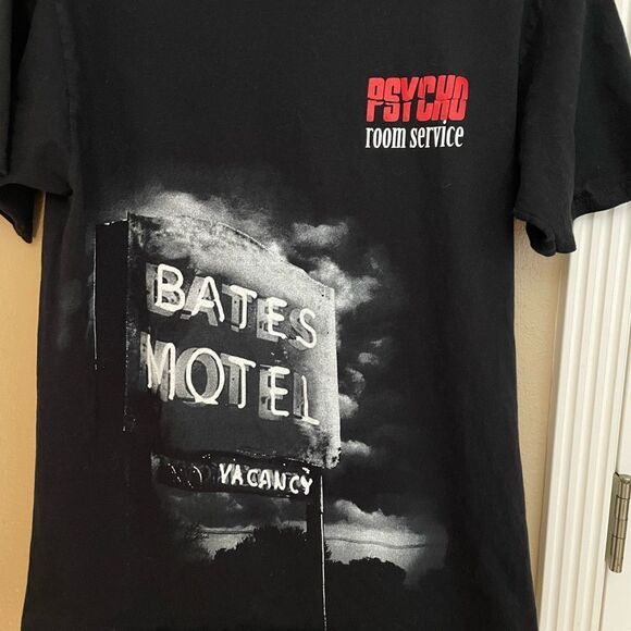 Universal Studios Psycho Room Service Bates Motel Shirt M - Picture 4 of 13